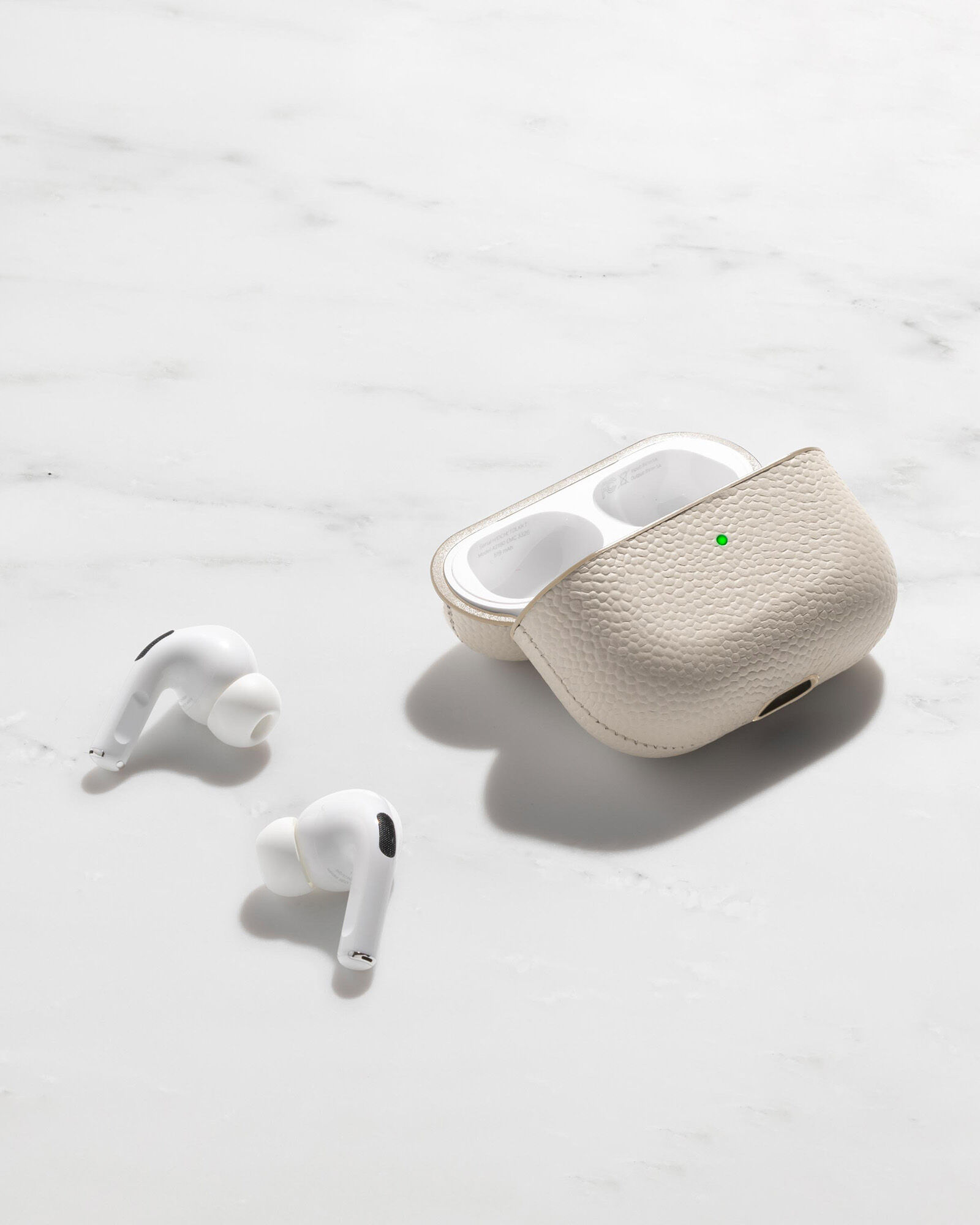 Courant Airpods Pro Leather Case