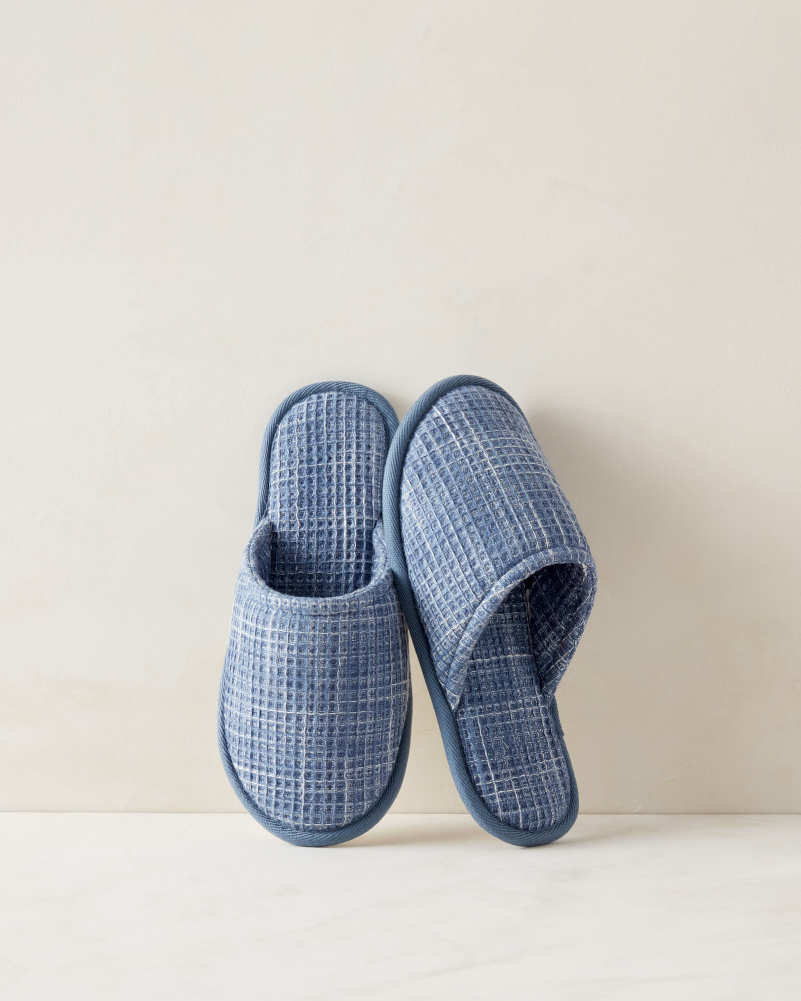 Grey discount waffle slippers