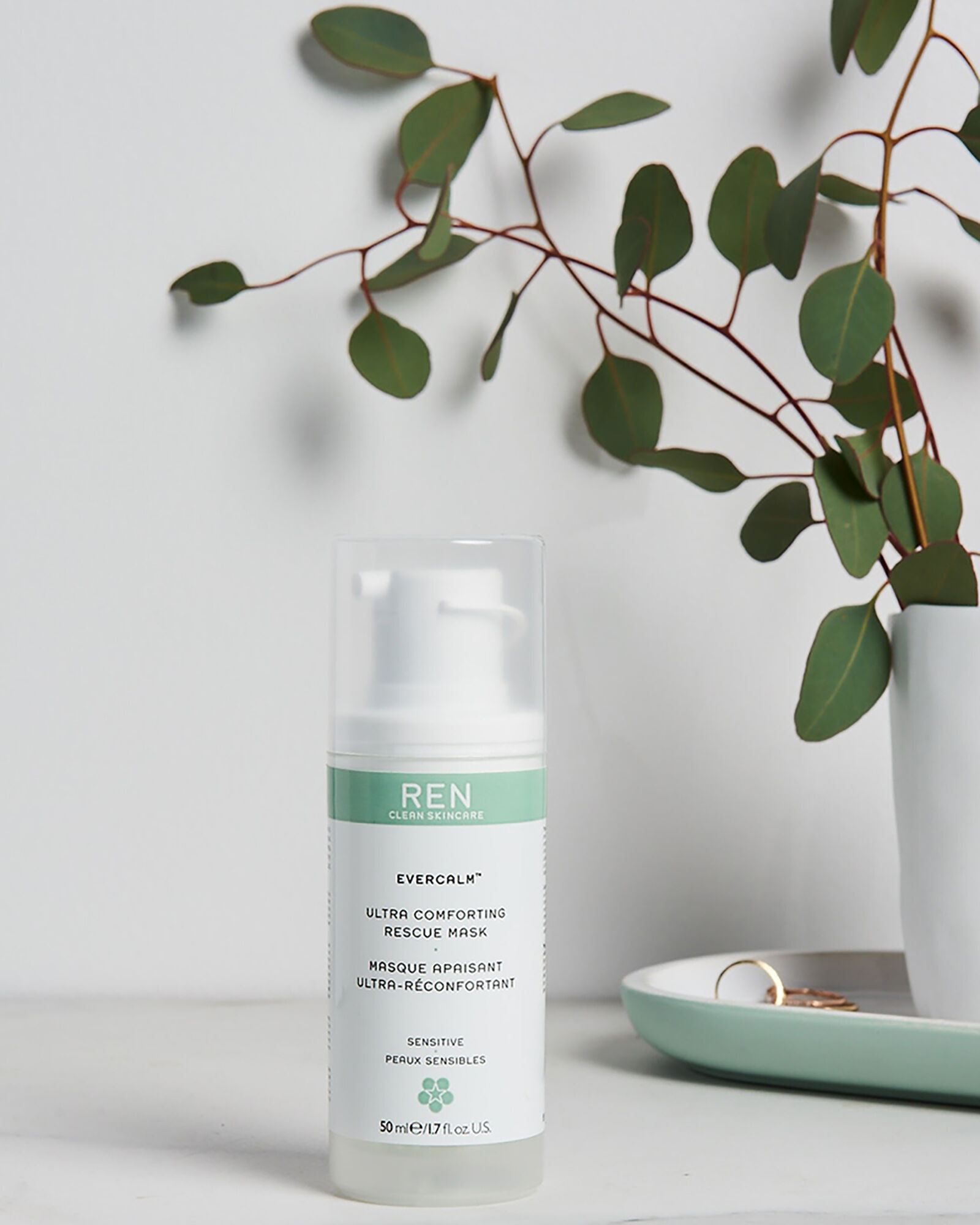 REN Clean Skincare Evercalm Ultra Comforting Rescue Mask
