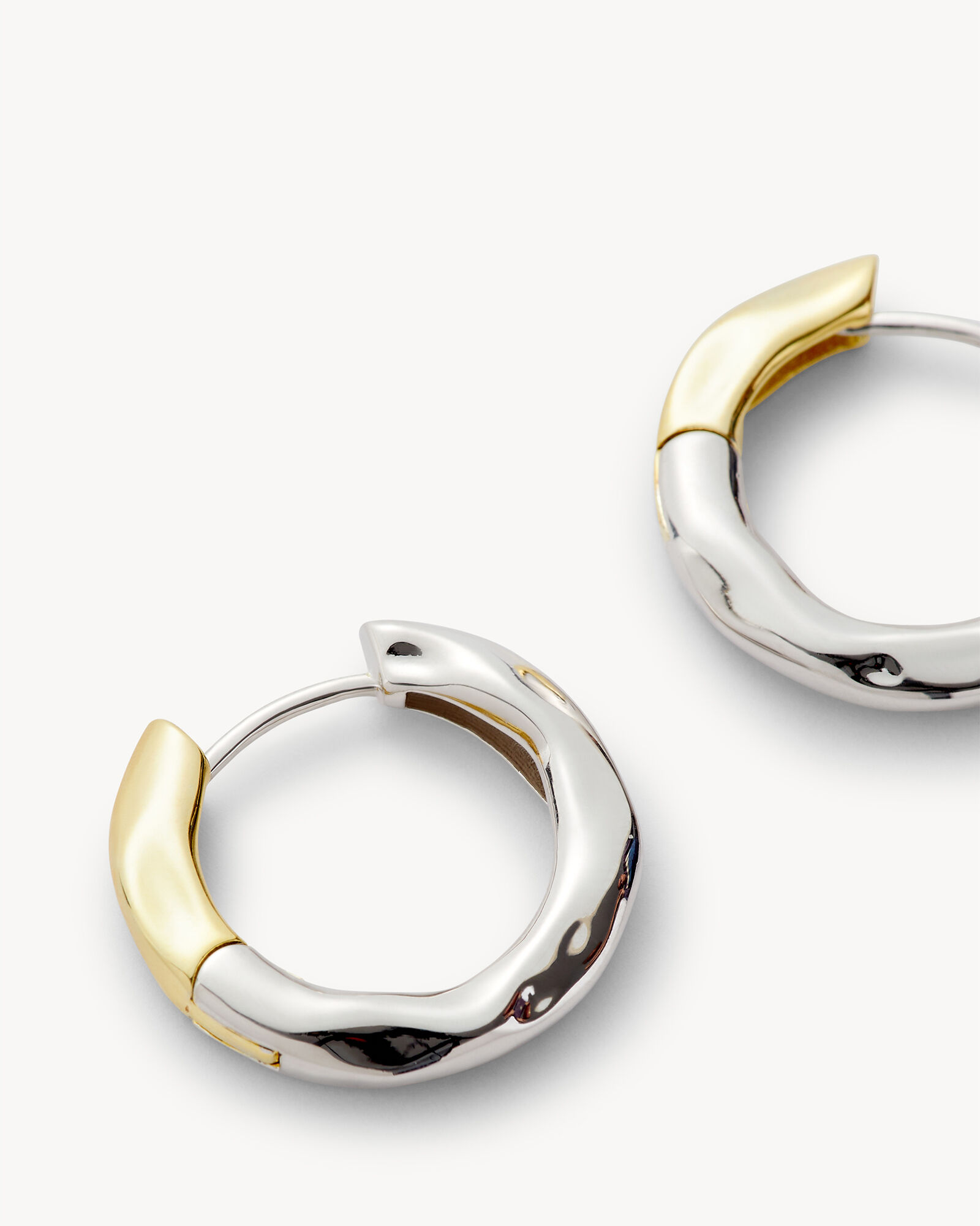 Machete Petite Wavy Hoops