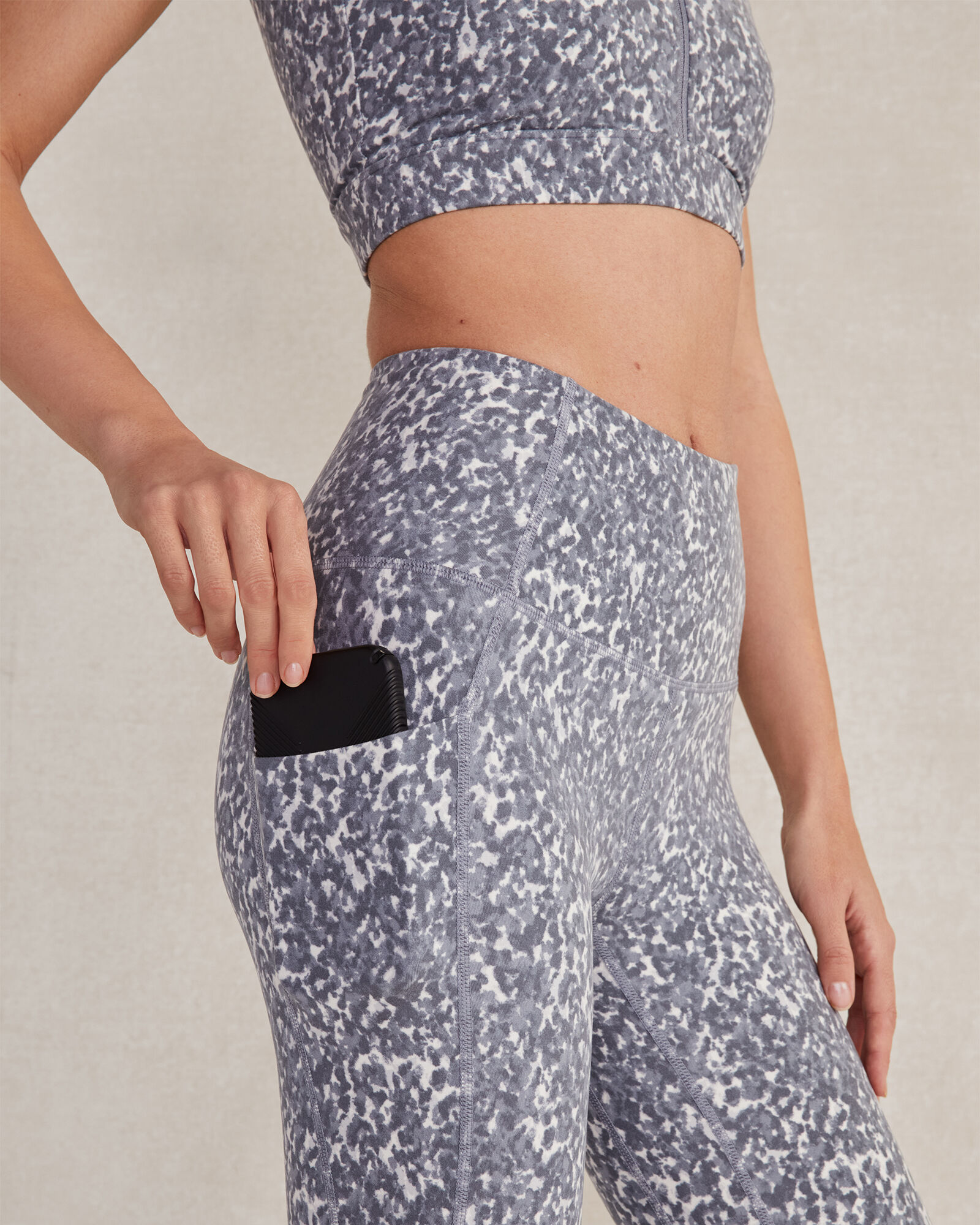Varley Move Pocket Leggings in Watercolor Stone Blue Floral