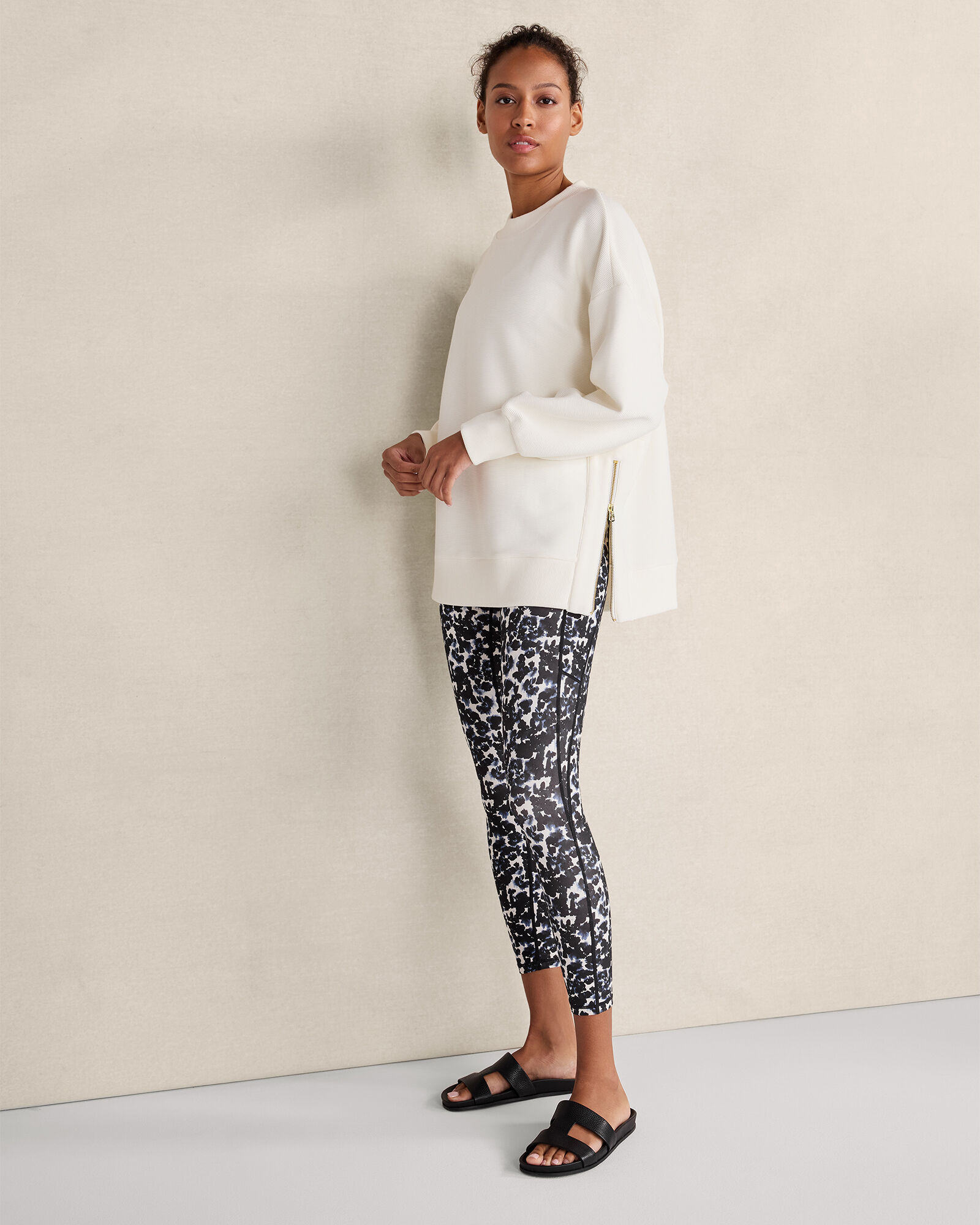 Varley Form Pocket Leggings in Ink Block Floral