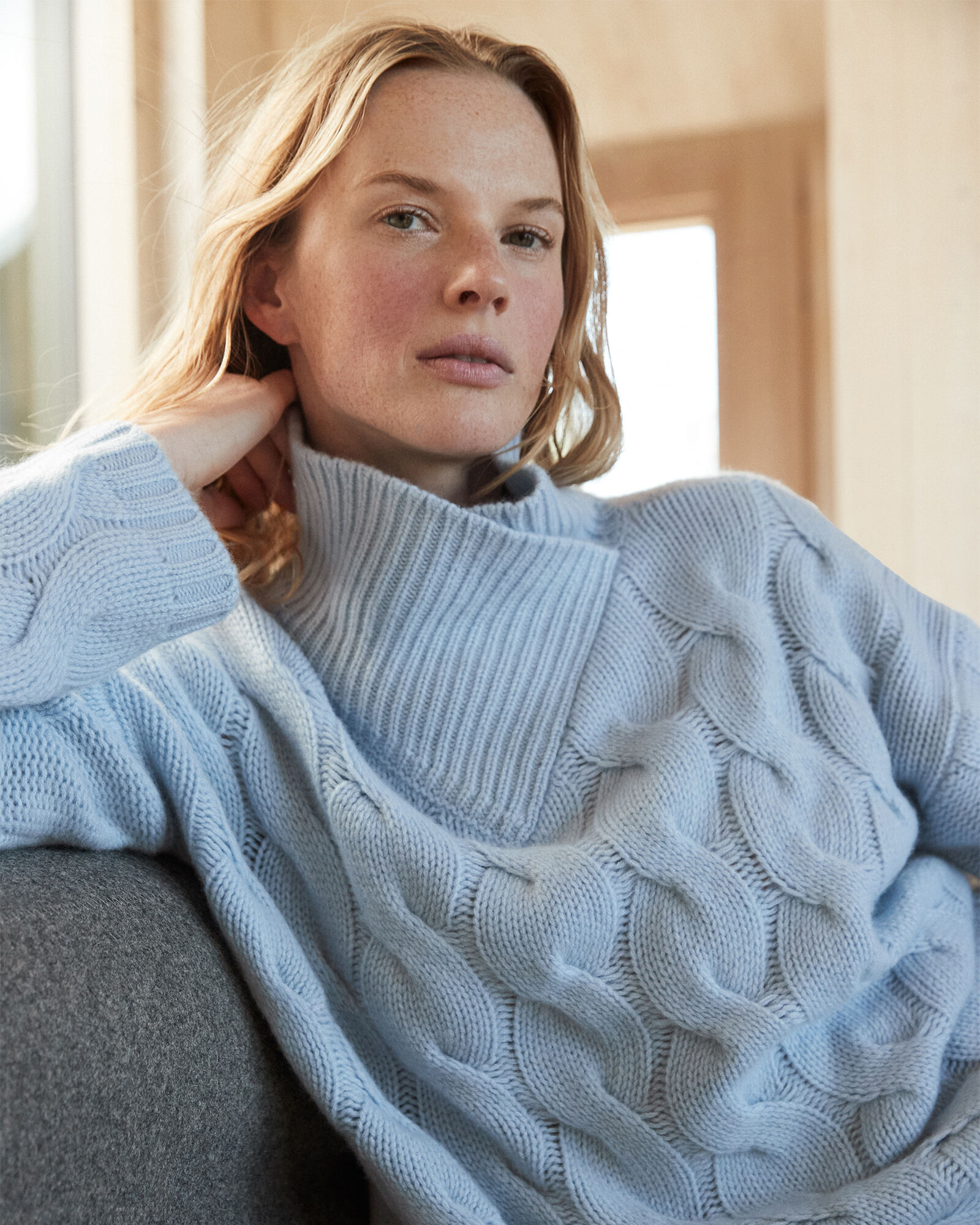 Cashmere Cable Knit Turtleneck Sweater