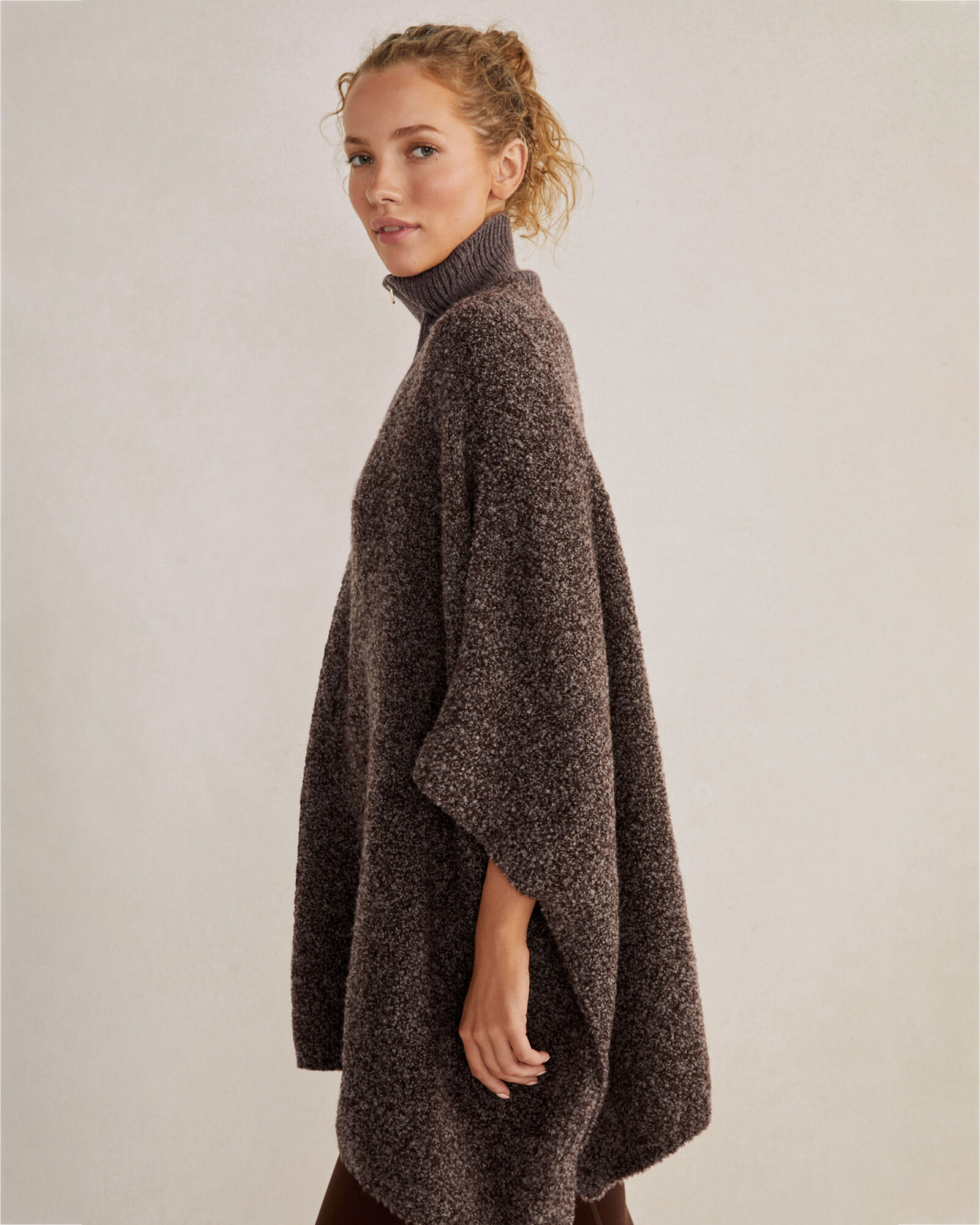 Merino Boucl&eacute; Poncho