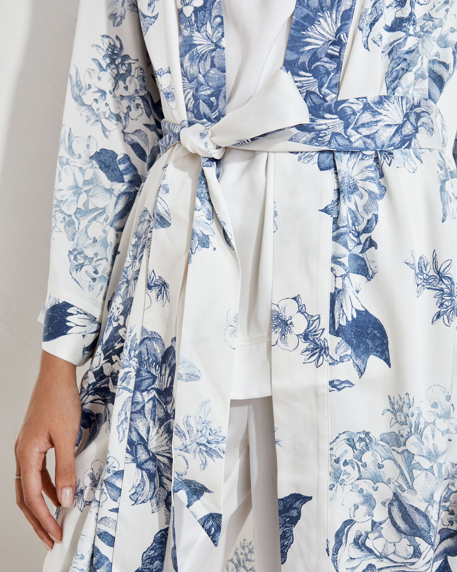 Washable Silk Blooming Toile Robe
