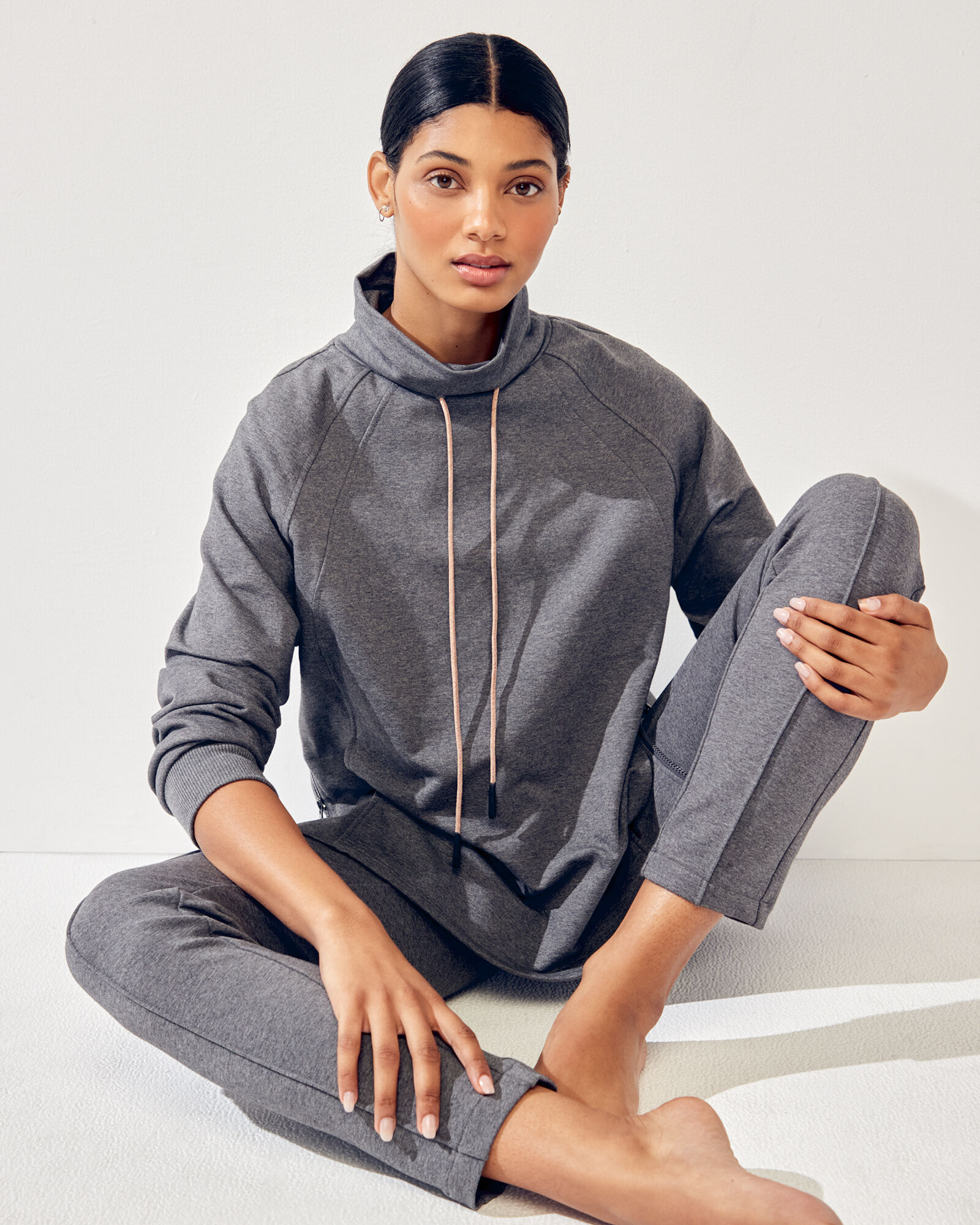 Sweatshirt with drawstring on sale