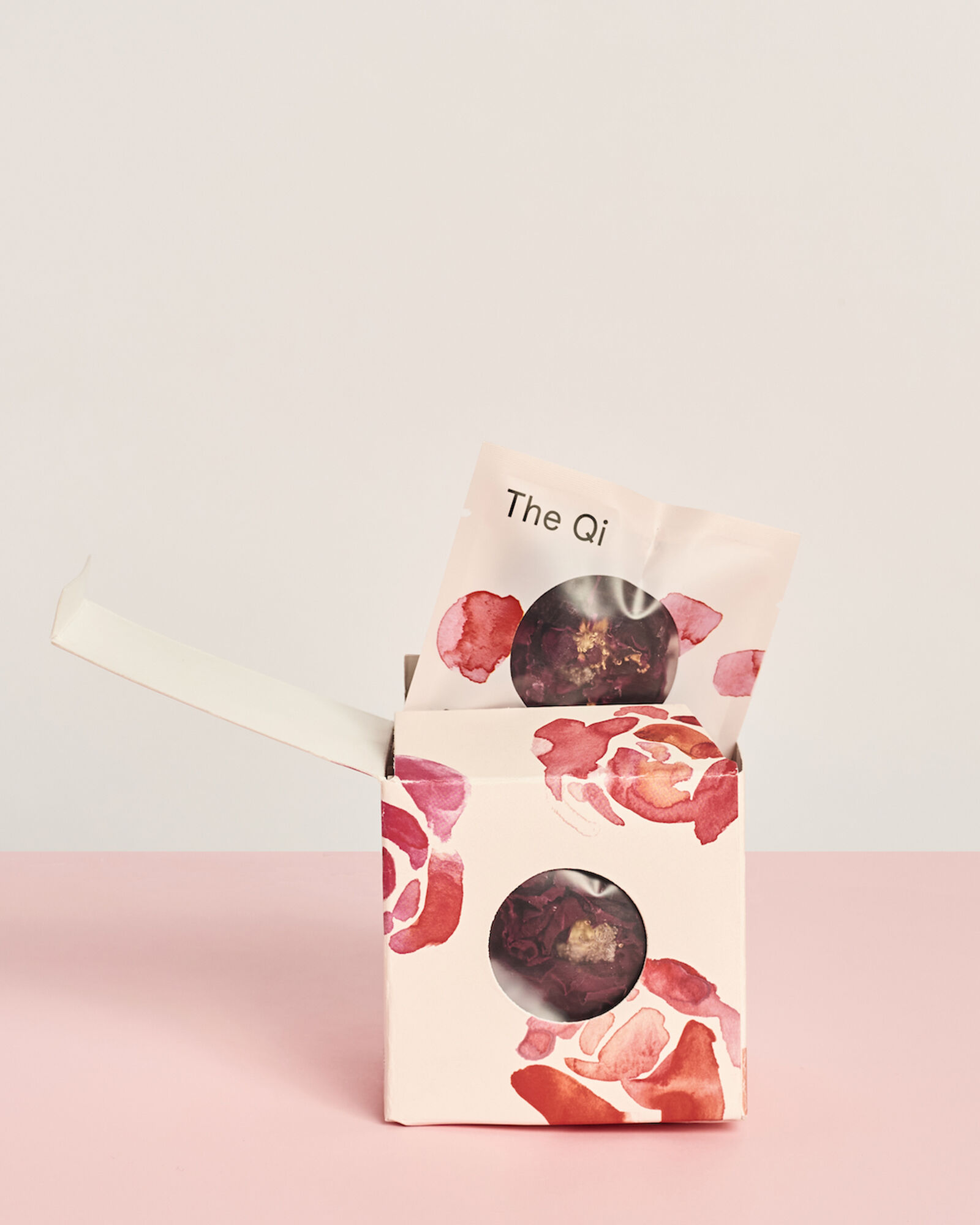 The Qi Shangri-La Rose Tea Box