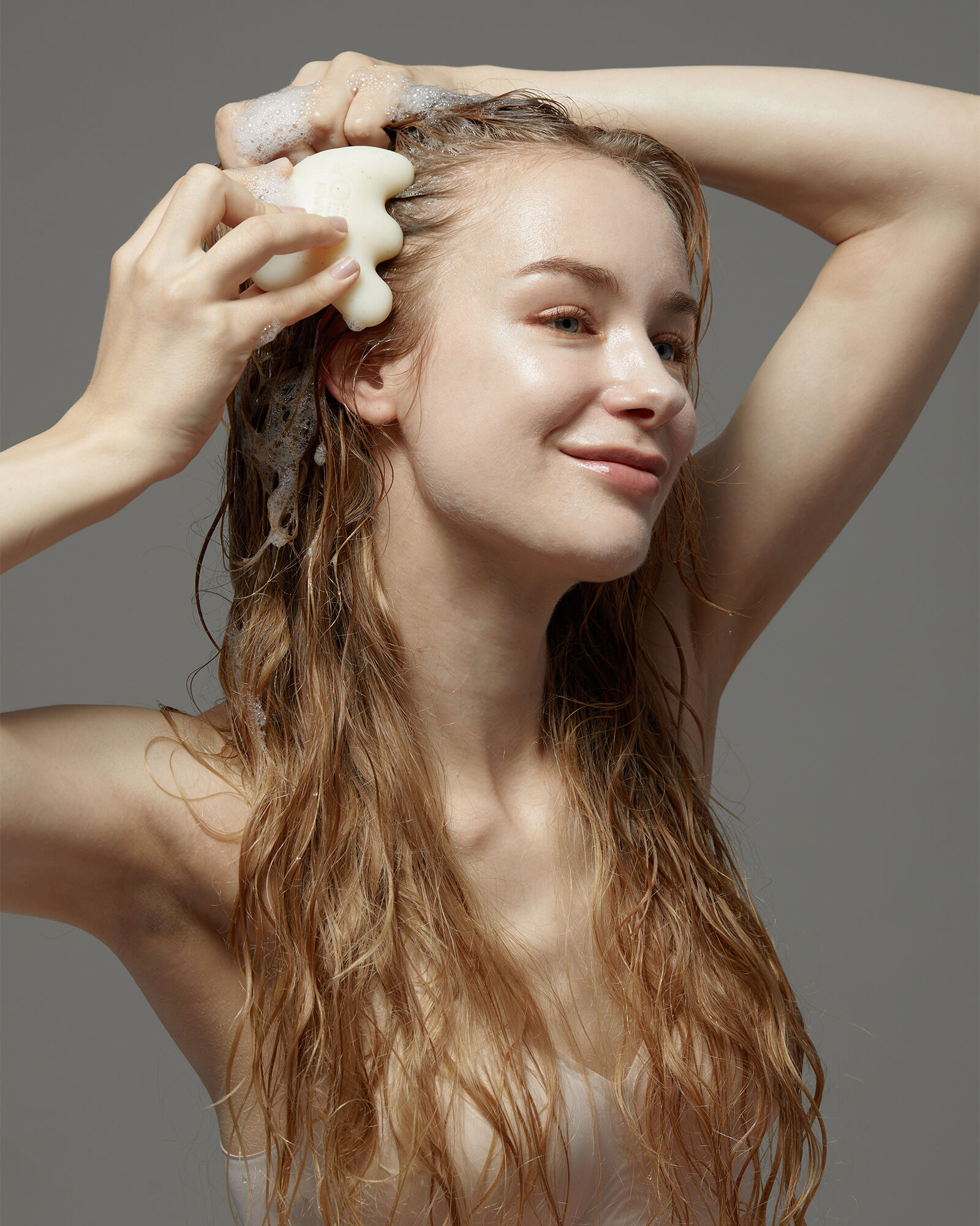 VOESH Gua Sha Shampoo Bar