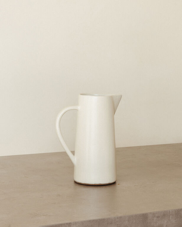 Casa Zuma Blanco Pitcher