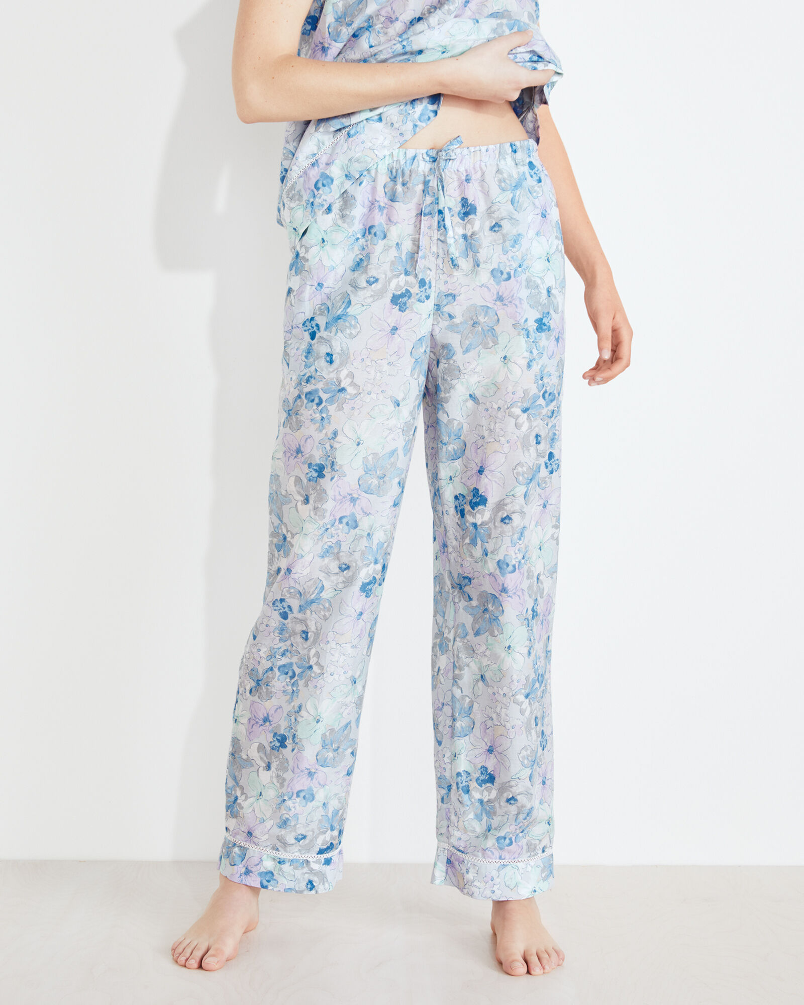 Floral lounge pants outlet