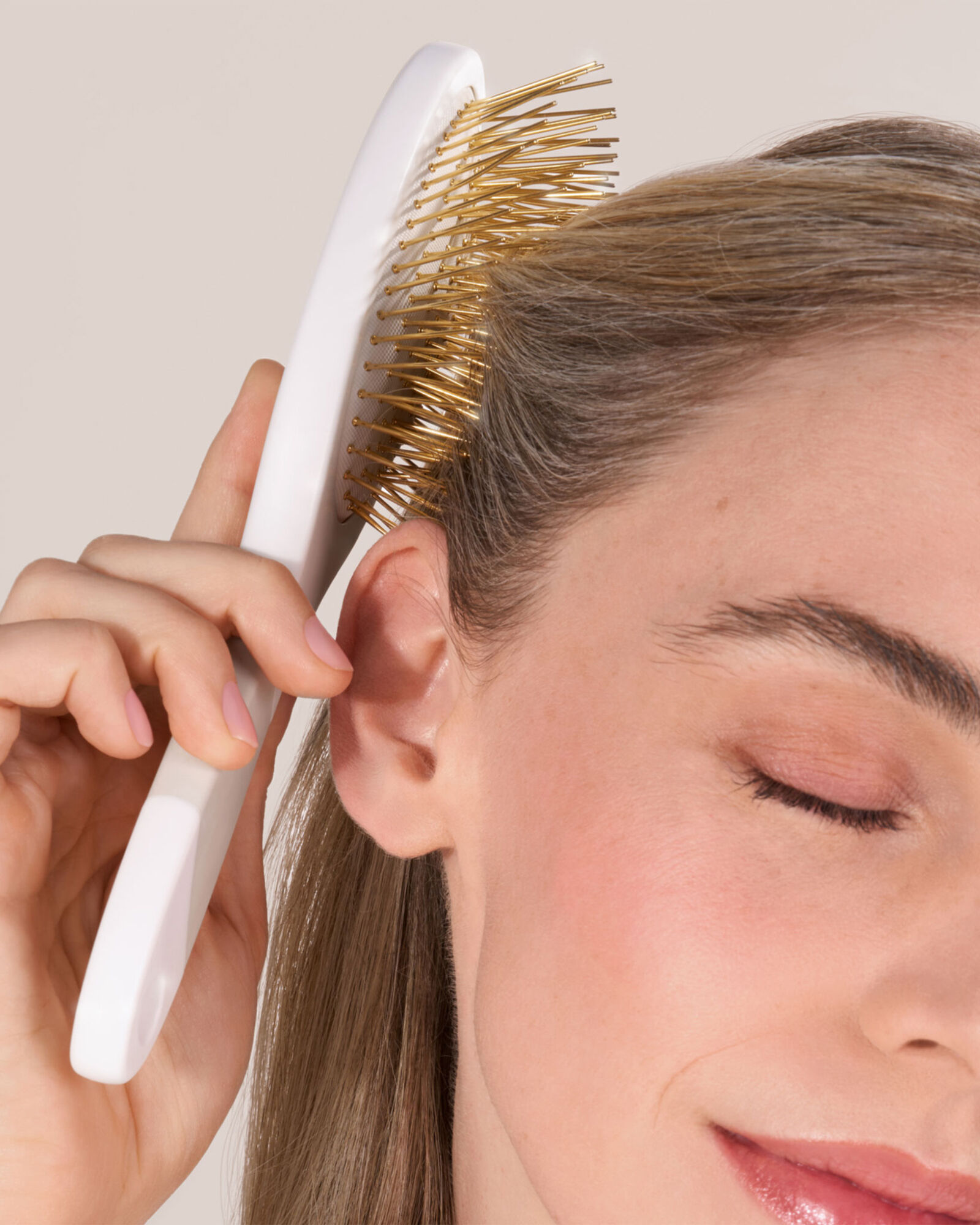Snow Fox Skincare Gua Sha Hair + Scalp Brush