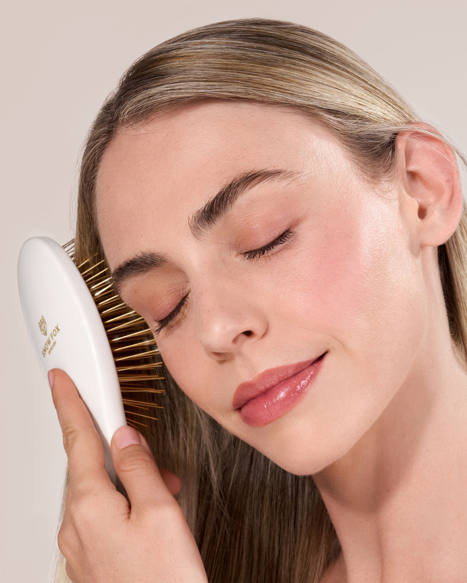 Snow Fox Skincare Gua Sha Hair + Scalp Brush