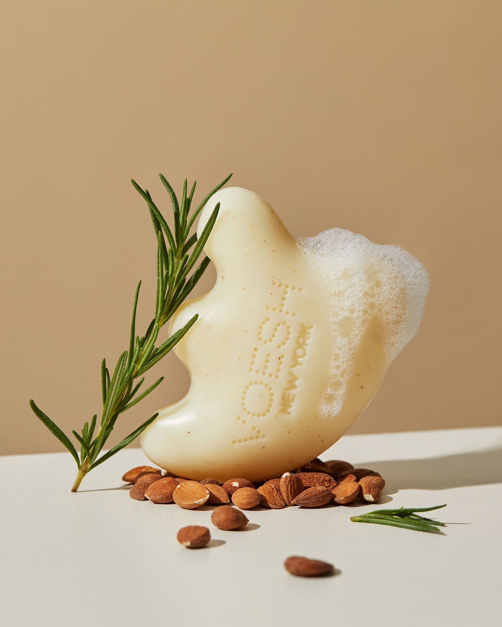 VOESH Gua Sha Shampoo Bar