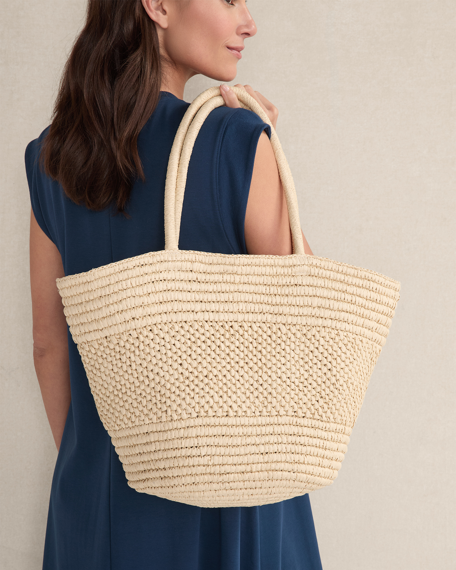 Large Straw Rounded Tote | White | 001