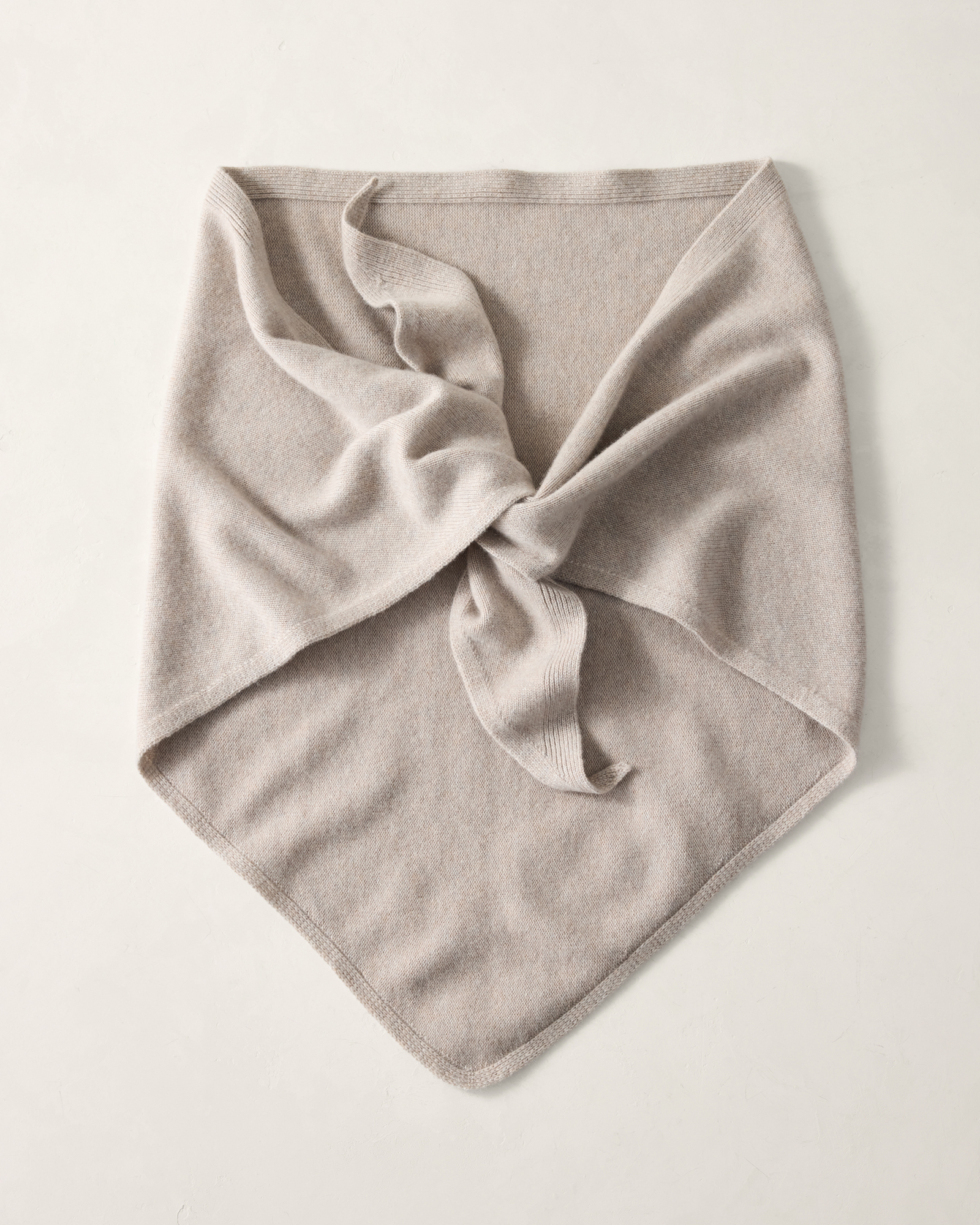 Cashmere Oversized Triangle Scarf | Lt Mushroom Hthr | 001
