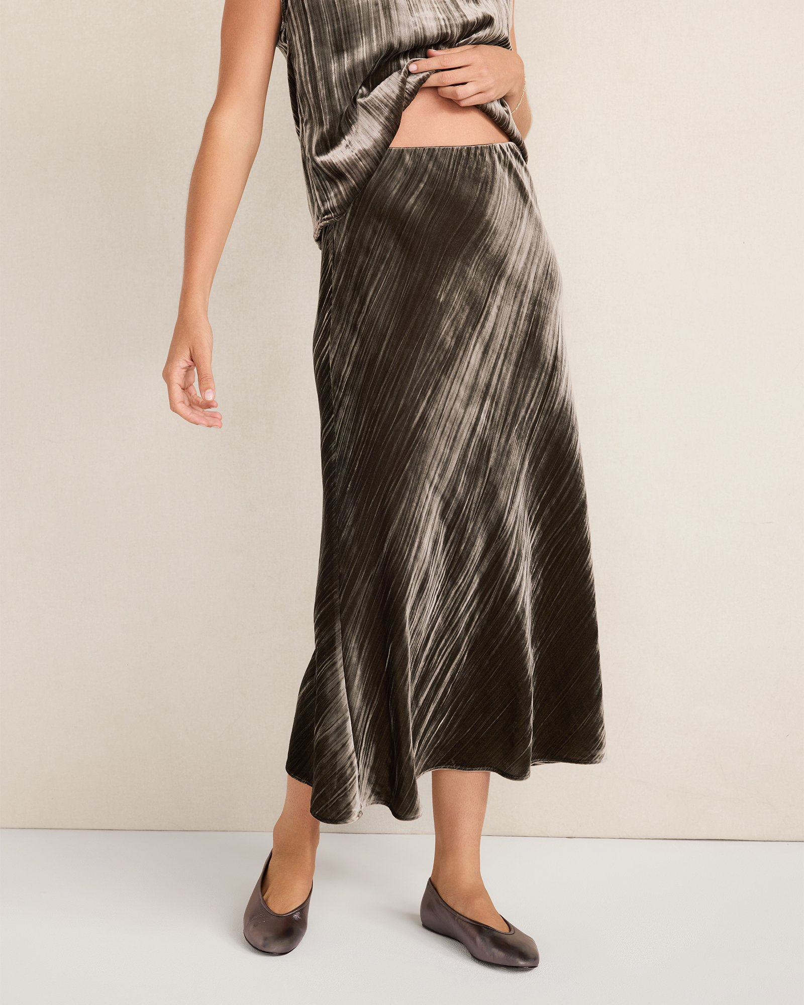 Textured Velvet Maxi Skirt Burnt Toffee XXS 120$