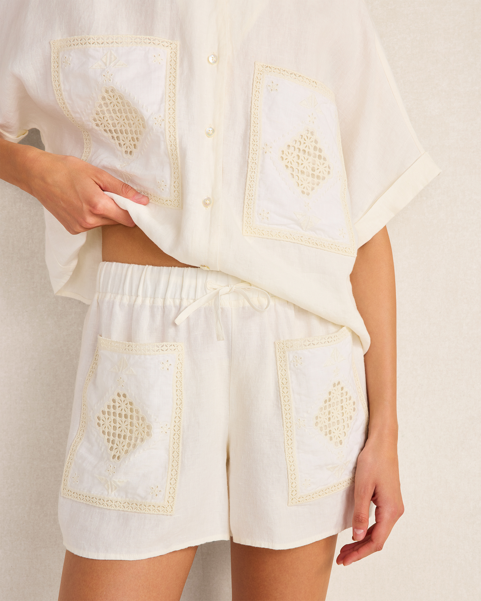 Organic Cotton Linen Embroidered Pocket Shorts | White | XXL